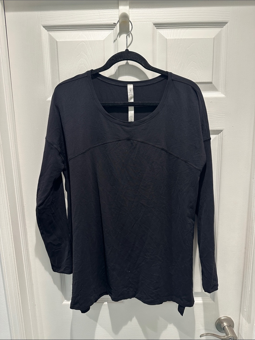 Lululemon Women's Long Sleeve Scoop Neck Top - Black Size 10